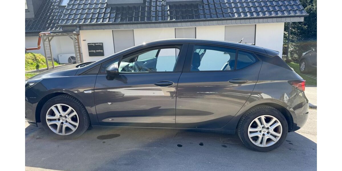 Opel Astra 96.000 km 8.600 &euro; Detmold 32756