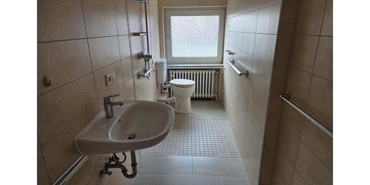 Etagenwohnung Bad Oeynhausen - 3 Zimmer, 100 m&sup2;, 895&euro; | Angebot:26717395