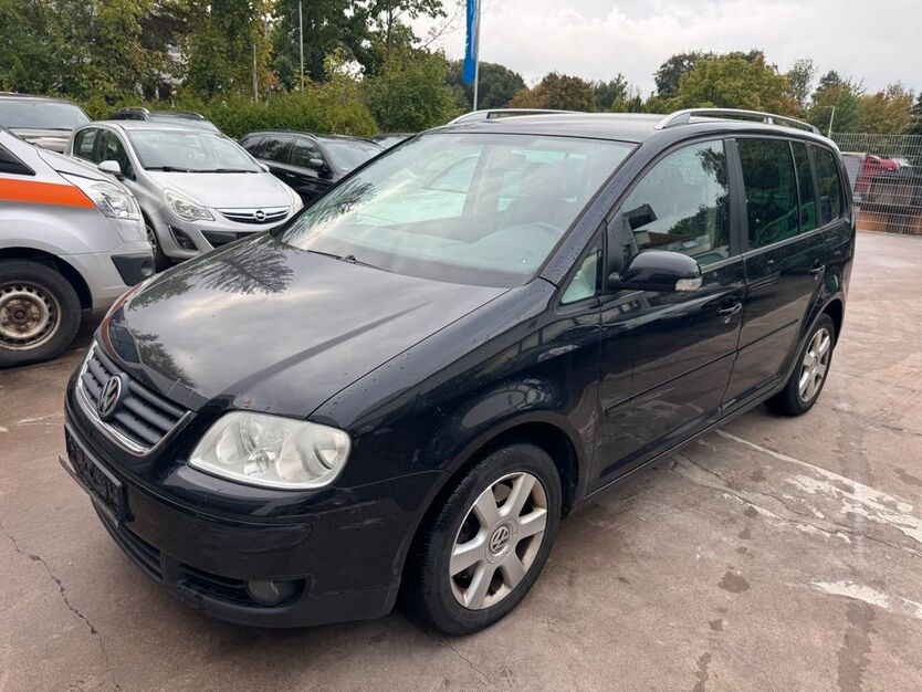 VW Touran 296.000 km 2.450 € Detmold 32758