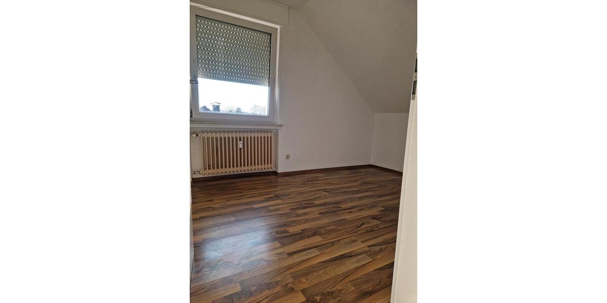 Dachgeschoßwohnung Gütersloh Isselhorst - 3 Zimmer, 60 m&sup2;, 480&euro; | Angebot:25793358
