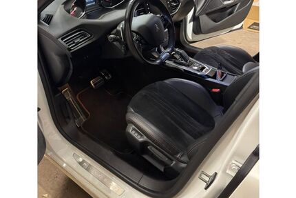 Peugeot 308 52.332 km 17.490 &euro; Bielefeld 33647