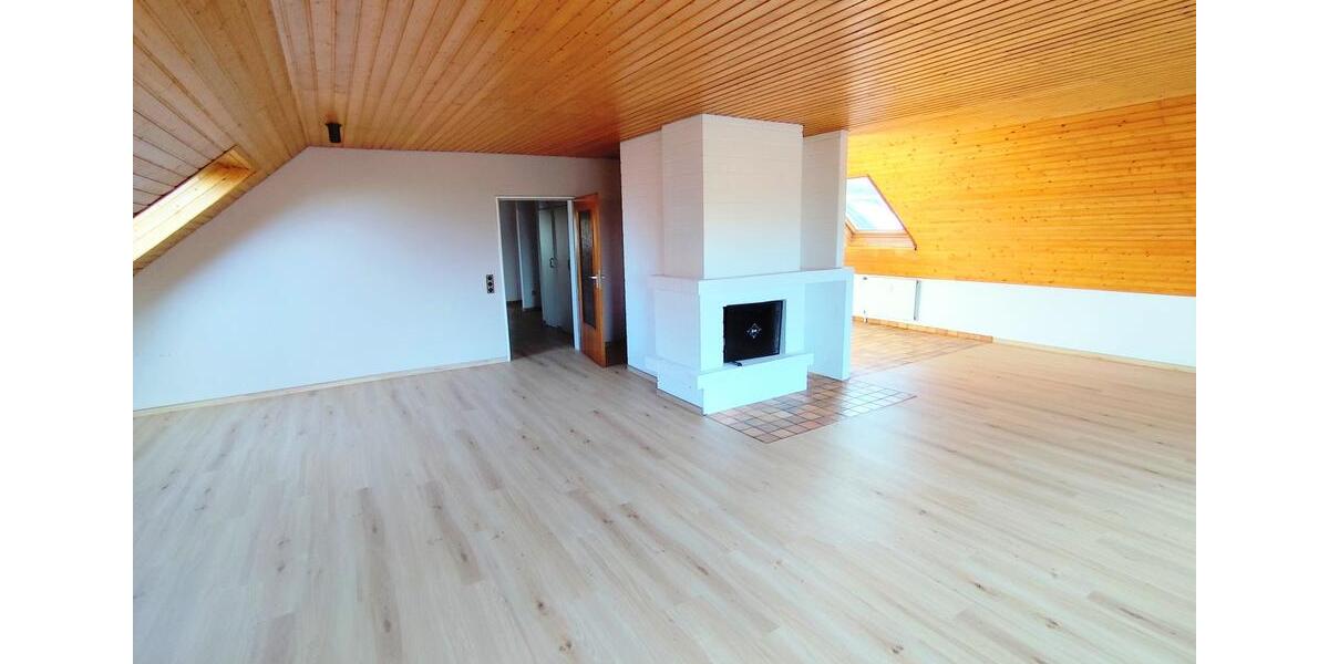 Dachgeschoßwohnung Oerlinghausen - 3 Zimmer, 108 m&sup2;, 780&euro; | Angebot:25614436