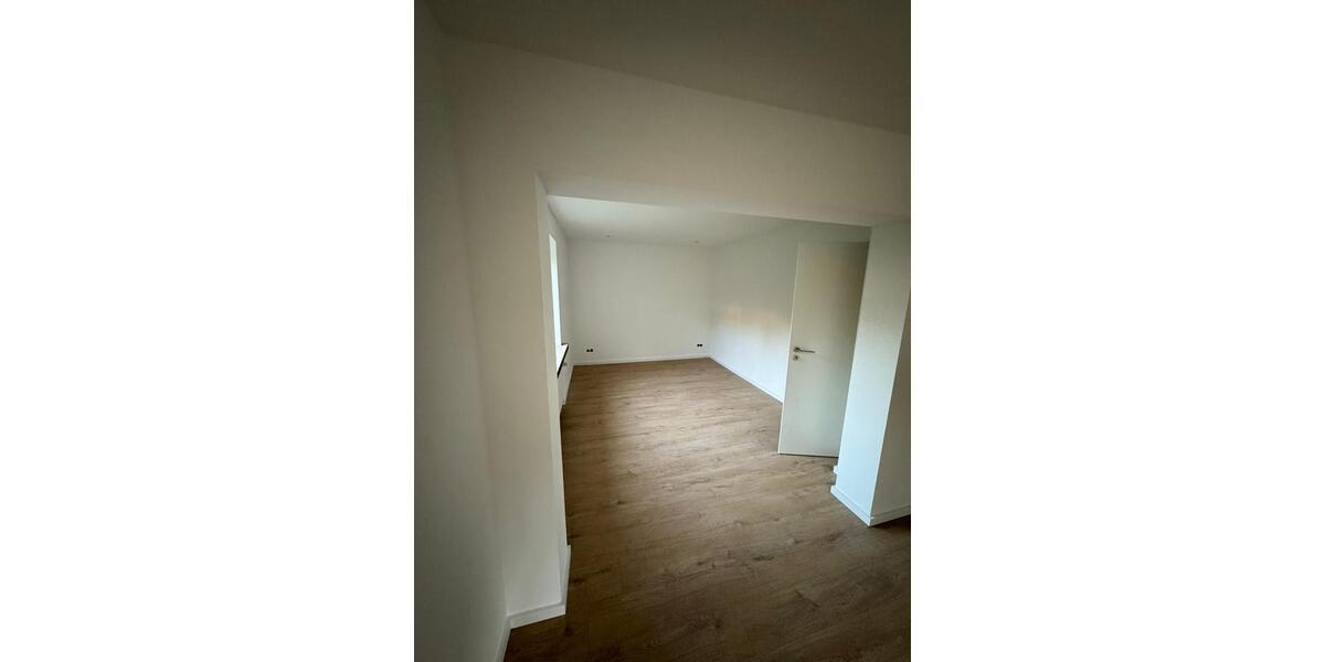 Erdgeschoßwohnung Bielefeld Heepen - 4 Zimmer, 95 m&sup2;, 1.400&euro; | Angebot:26393538