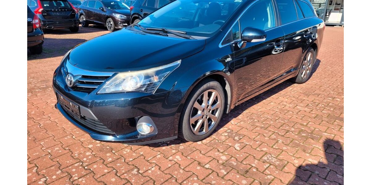 Toyota Avensis 203.793 km 6.890 &euro; Halle (Westfalen) 33790