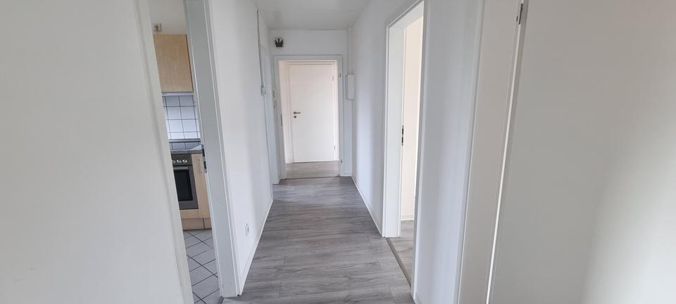 Dachgeschoßwohnung Bielefeld Brackwede - 3 Zimmer, 75 m&sup2;, 600&euro; | Angebot:26337245