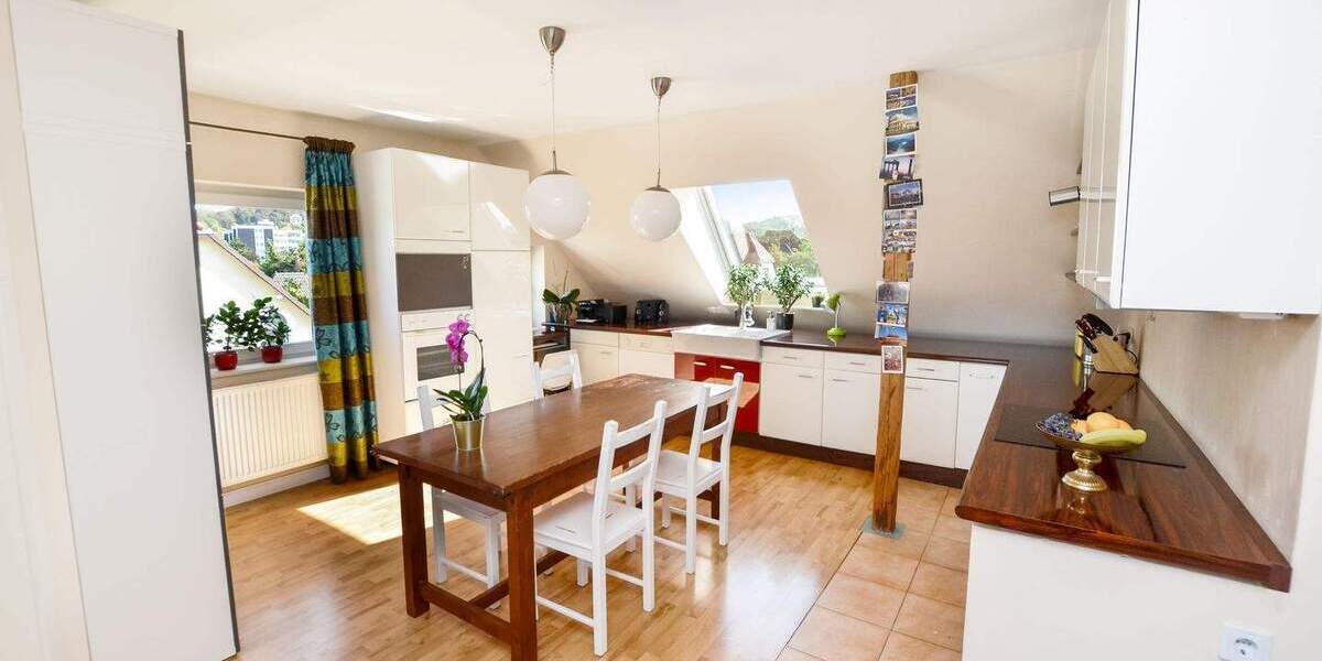 Stilvolle Dachgeschosswohnung über den Dächern von Brackwede! 3 zimmer