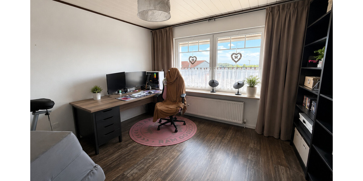 Großzügiges Zweifamilienhaus mit Einliegerwohnung und neuer Heizung - Zweifamilienhaus Hüllhorst | Angebot:27003359