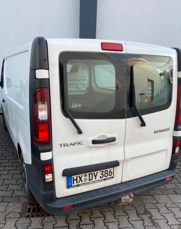 Renault Trafic 185.400 km 9.299 € Paderborn 33104