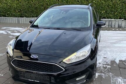 Ford Focus 145.500 km 5.900 &euro; Lage 32791