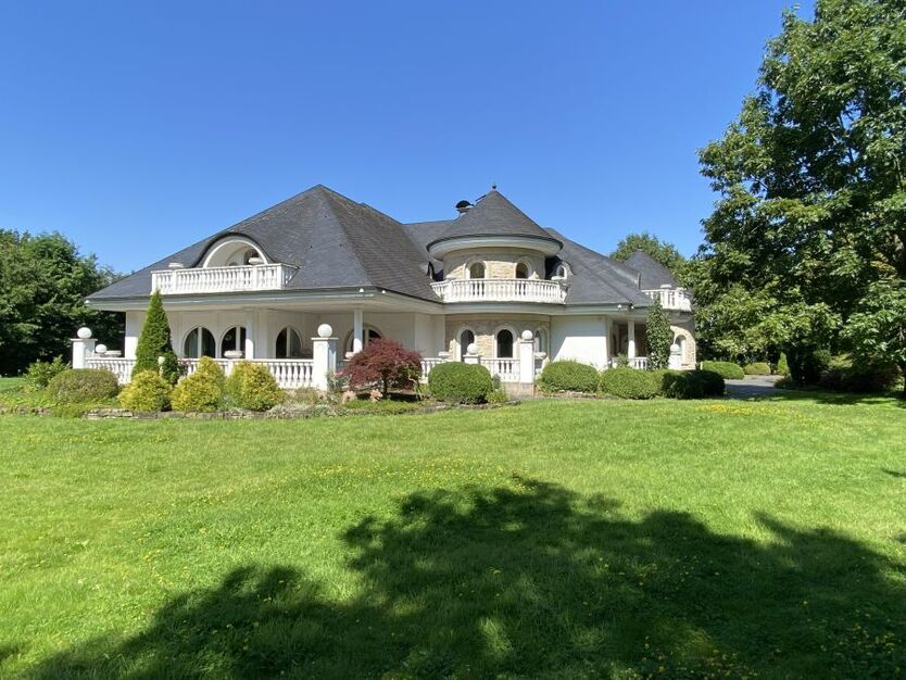 Provisionsfrei* Luxus-Villa mit einzigartigem diskretem parkähnlichem Anwesen von privat! 14 zimmer