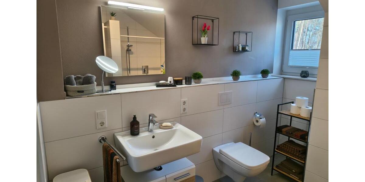 Dachgeschoßwohnung Schloß Holte-Stukenbrock Stukenbrock - 2 Zimmer, 57 m&sup2;, 700&euro; | Angebot:25635946