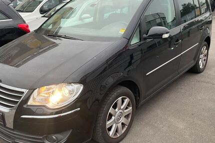 VW Touran 319.000 km 2.650 € Detmold 32756