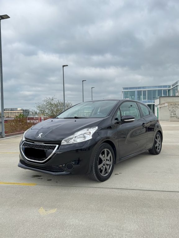 Peugeot 208 140.000 km 3.790 € Paderborn 33104