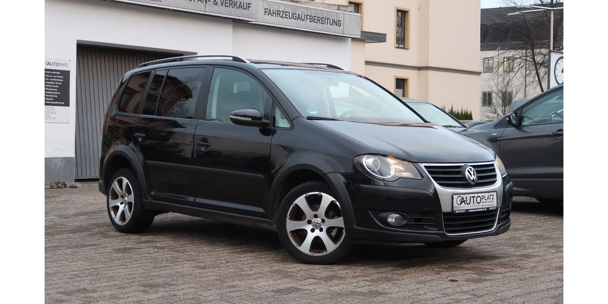 VW Touran 143.941 km 5.950 &euro; Bielefeld 33617