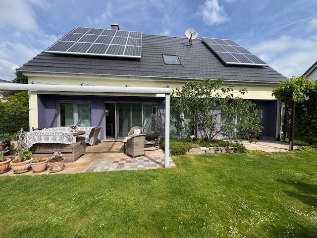 Haus zum Kaufen in Gütersloh 668.000 € 183 m² 7 zimmer