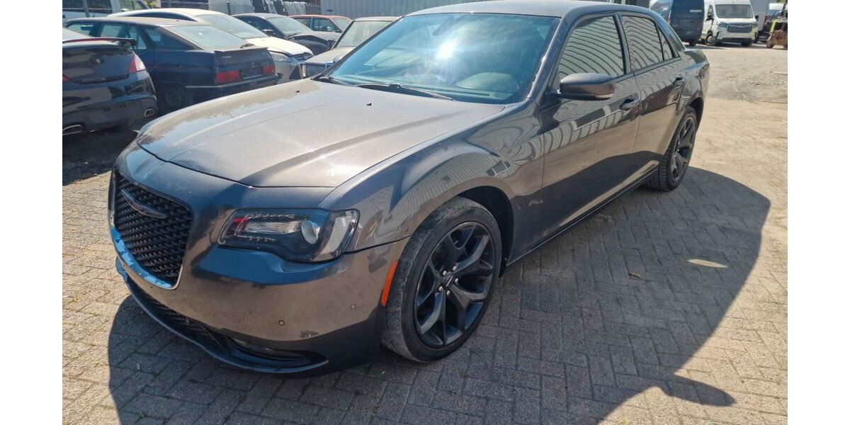 Chrysler 300C 127.000 km 13.090 &euro; Bad Salzuflen 32107
