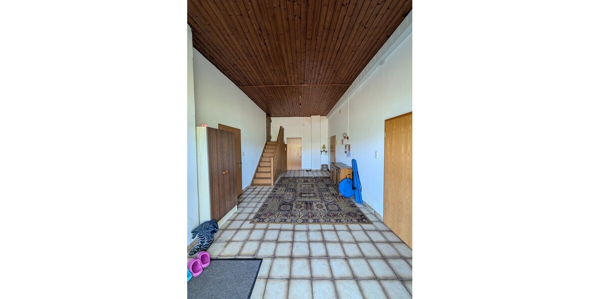 Großes Grundstück in Hüllhorst: Einfamilienhaus mit Potenzial zur Neugestaltung - Einfamilienhaus Hüllhorst | Angebot:26948470