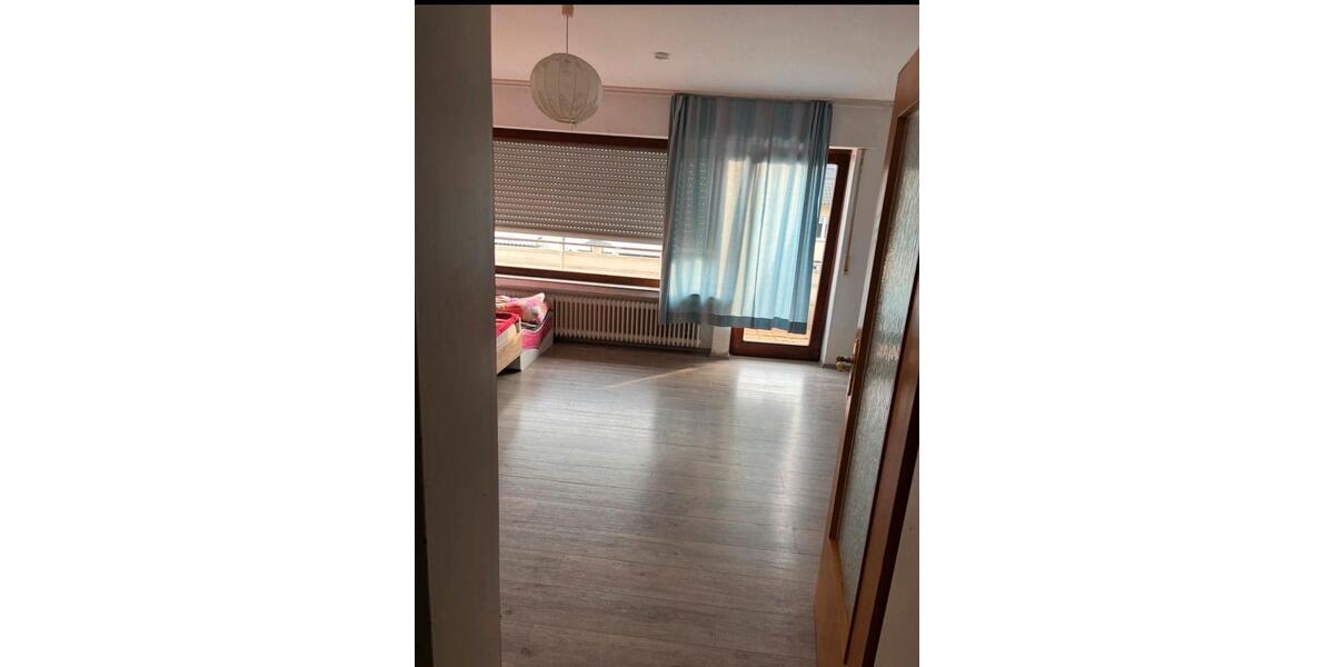 Doppelhaushälfte Bad Salzuflen - 5 Zimmer, 140 m&sup2;, 1.500&euro; | Angebot:26042792