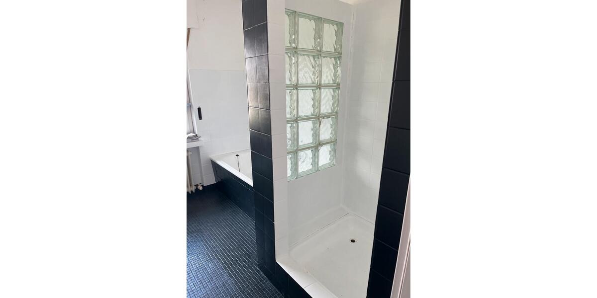 Etagenwohnung Oerlinghausen - 4 Zimmer, 140 m&sup2;, 1.380&euro; | Angebot:25887306
