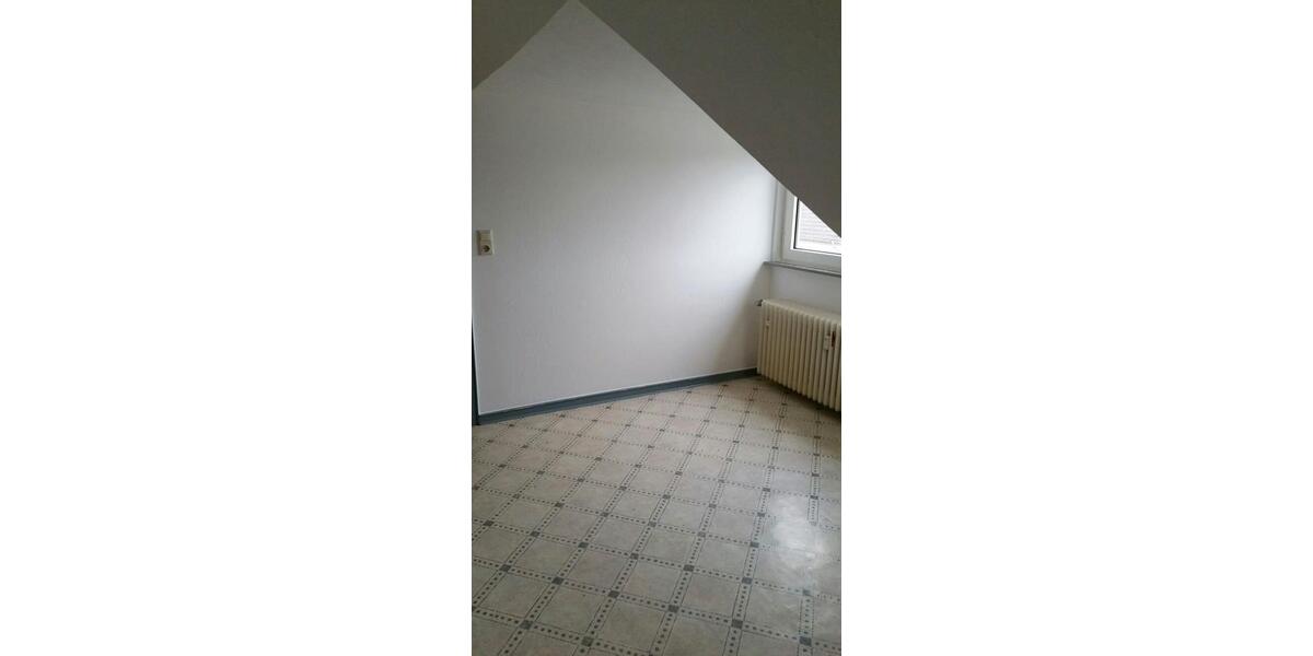 Dachgeschoßwohnung Detmold Hiddesen - 2 Zimmer, 60 m&sup2;, 470&euro; | Angebot:26536534