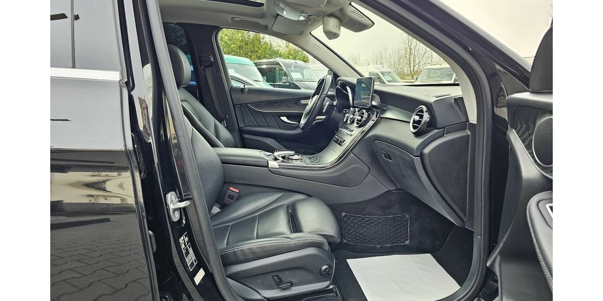 Mercedes-Benz GLC 350 d 4M Exclusive AMG Int. LED AHK RFK PANO 109.247 km 31.490 &euro; Löhne 32584