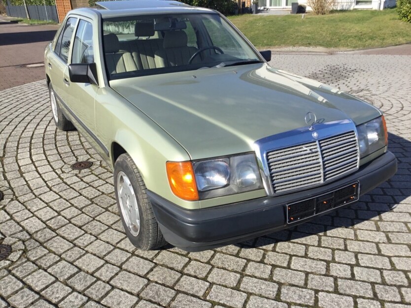 Mercedes-Benz E 230 69.800 km 10.800 € Paderborn 33104