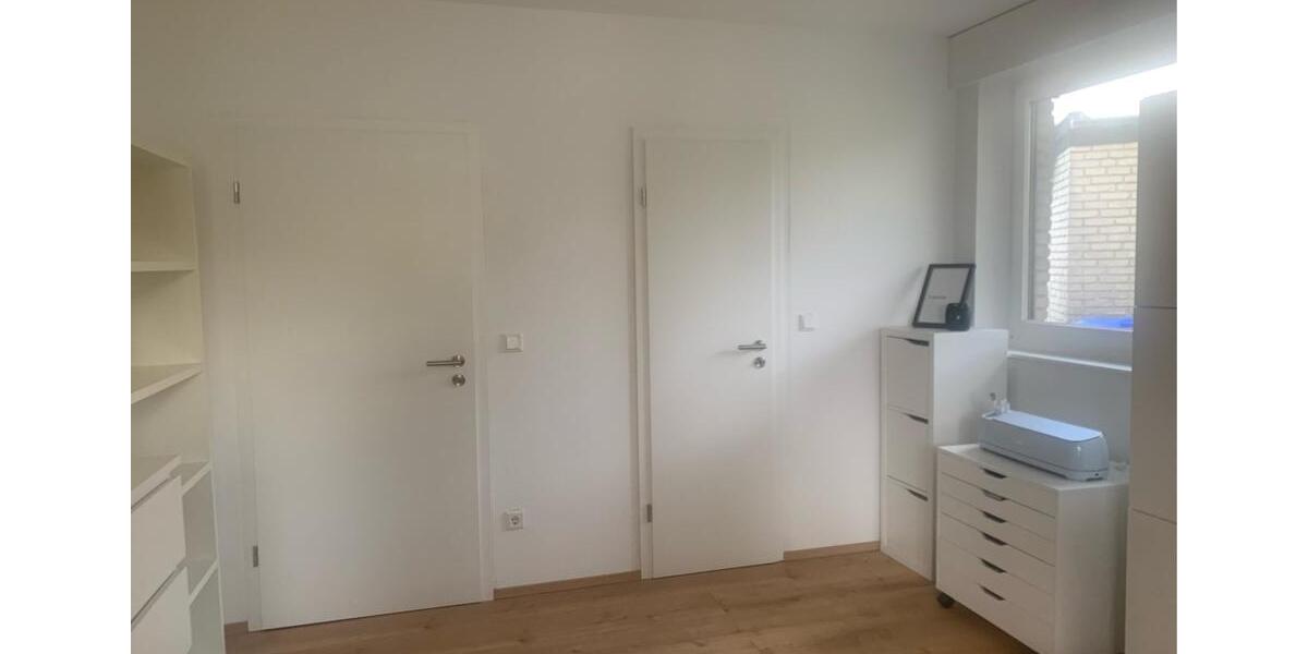 Erdgeschoßwohnung Halle - 3.5 Zimmer, 176 m&sup2;, 1.496&euro; | Angebot:25759255