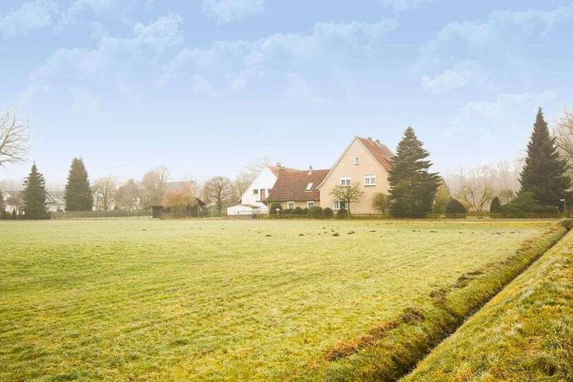 Haus zum Kaufen in Schloß Holte-Stukenbrock 315.000 € 200 m²