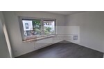 Modernisiert, zentral, ruhig, kl. Garage, 3- bis 4-Zimmer mit Balkon, Obergeschoss in einem Zweifamilienhaus