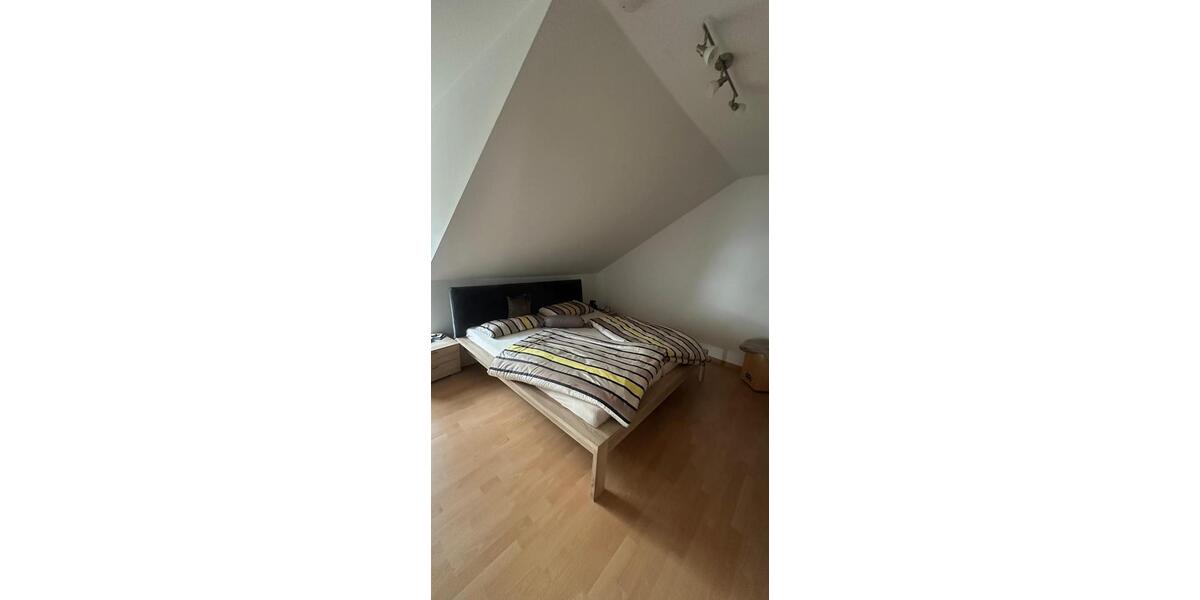 Dachgeschoßwohnung Halle - 2 Zimmer, 61 m&sup2;, 321&euro; | Angebot:26416906