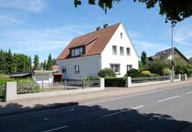 Ein-Zweifamilienhaus mit vielen Möglichkeiten, Keller und Garage