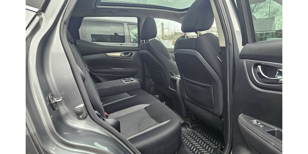 Nissan Qashqai N-Connecta NAVI PANO. Kamera 360° 129.421 km 12.490 &euro; Löhne 32584