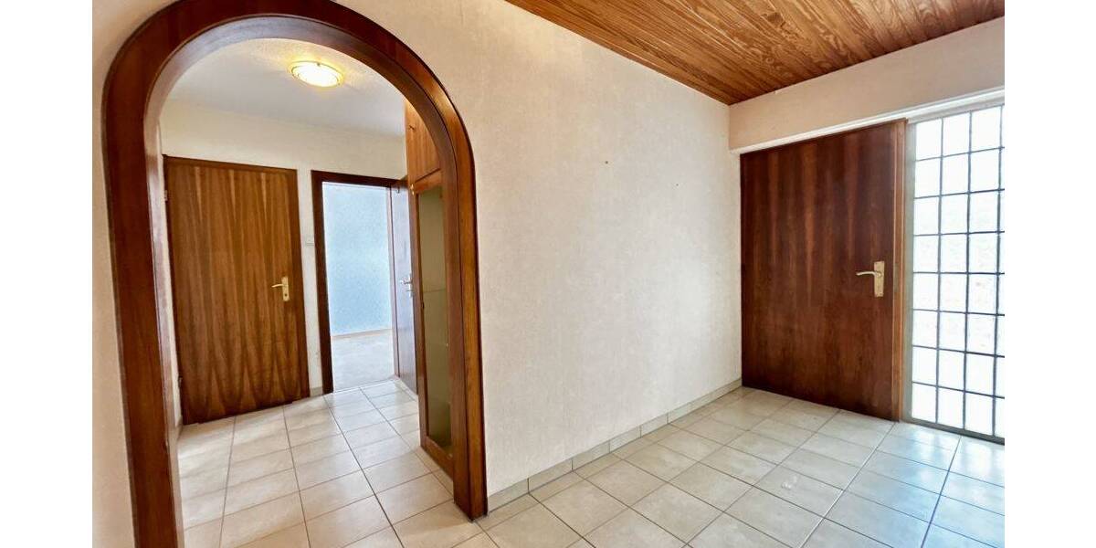 Mehrfamilienhaus, Wohnhaus Lage - 7 Zimmer, 208 m&sup2;, 339.000&euro; | Angebot:26881737