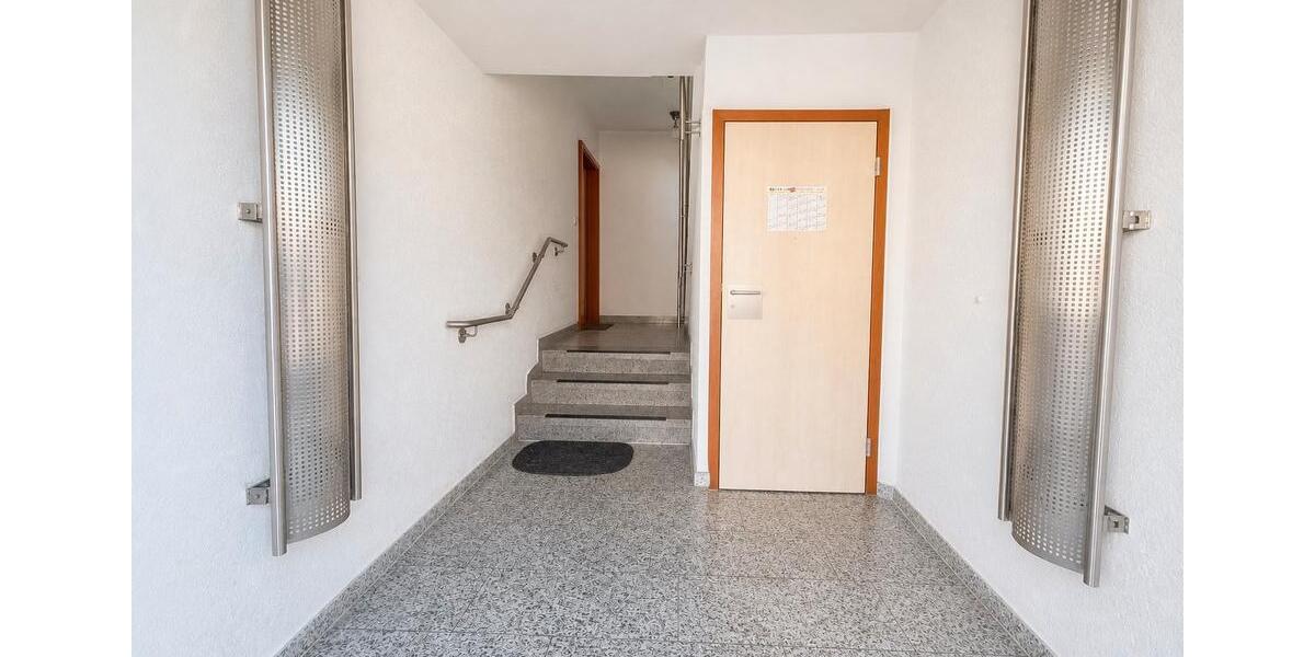 Etagenwohnung Detmold - 3.5 Zimmer, 103 m&sup2;, 1.000&euro; | Angebot:26415696