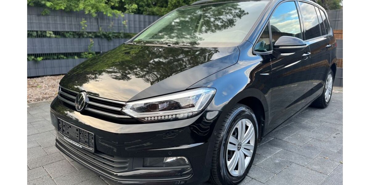 VW Touran 94.763 km 25.985 &euro; Löhne 32584