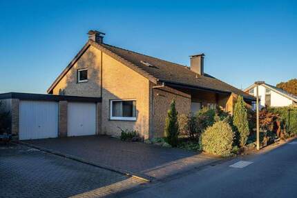 Haus Steinhagen Amshausen - 7 Zimmer, 281 m&sup2;, 419.000&euro; | Angebot:25680048