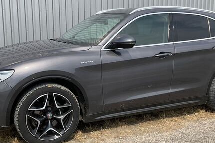 Alfa Romeo Stelvio 131.000 km 17.400 &euro; Melle 49328