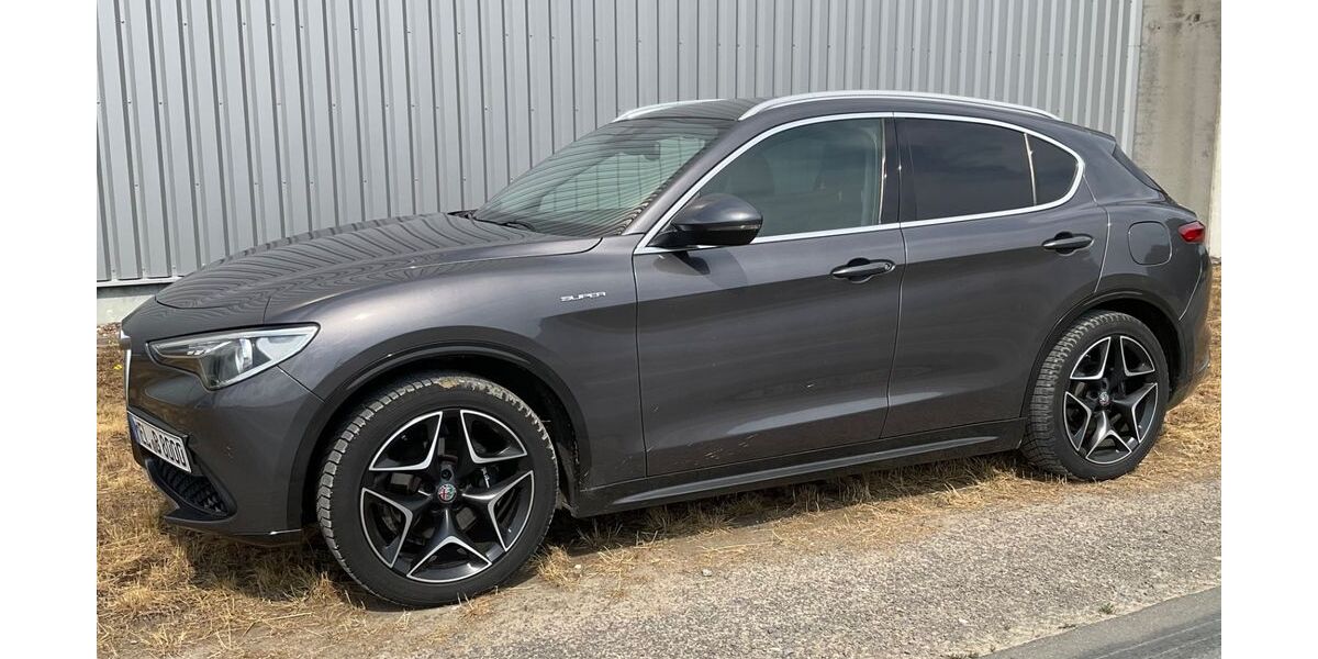 Alfa Romeo Stelvio 131.000 km 17.400 &euro; Melle 49328