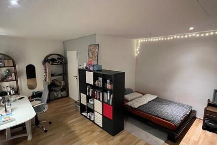 Großes Zimmer in 5er Wg 1 zimmer