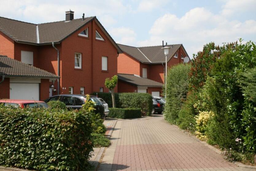 Doppelhaushälfte mit Garage