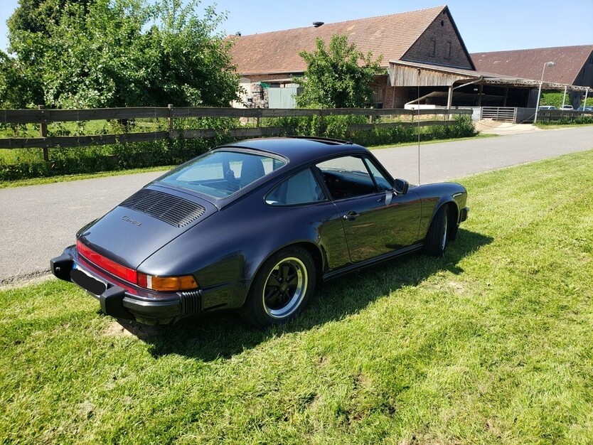 911