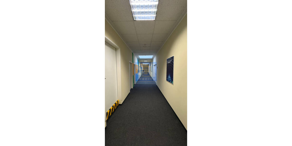 Gewerbeobjekt Bielefeld Sennestadt - 9 Zimmer, 810 m&sup2;, 6.885&euro; | Angebot:25669078