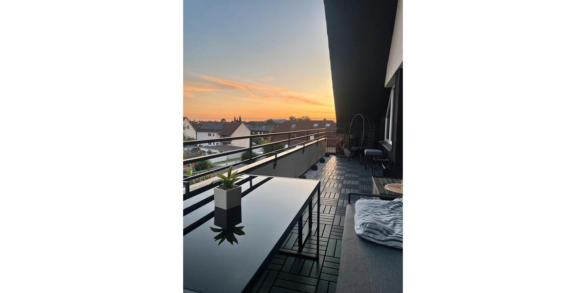 Eigentumswohnung Dachgeschosswohnung mit EBK, Parkplatz, Garage 3 zimmer