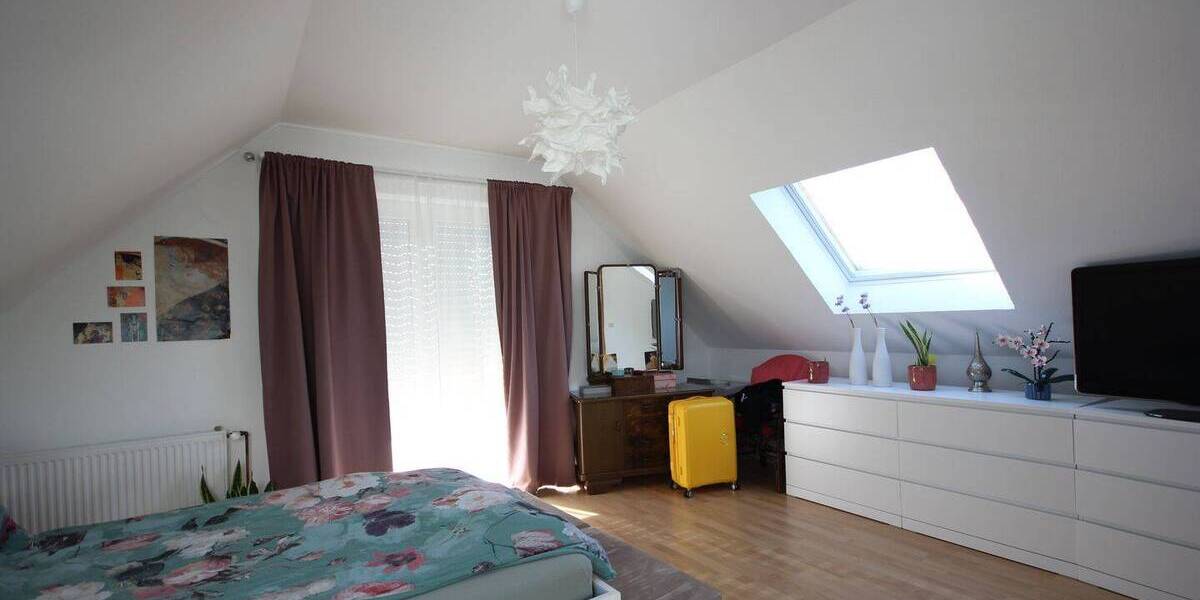 Gepflegte Doppelhaushälfte mit zwei Wohneinheiten 5 zimmer