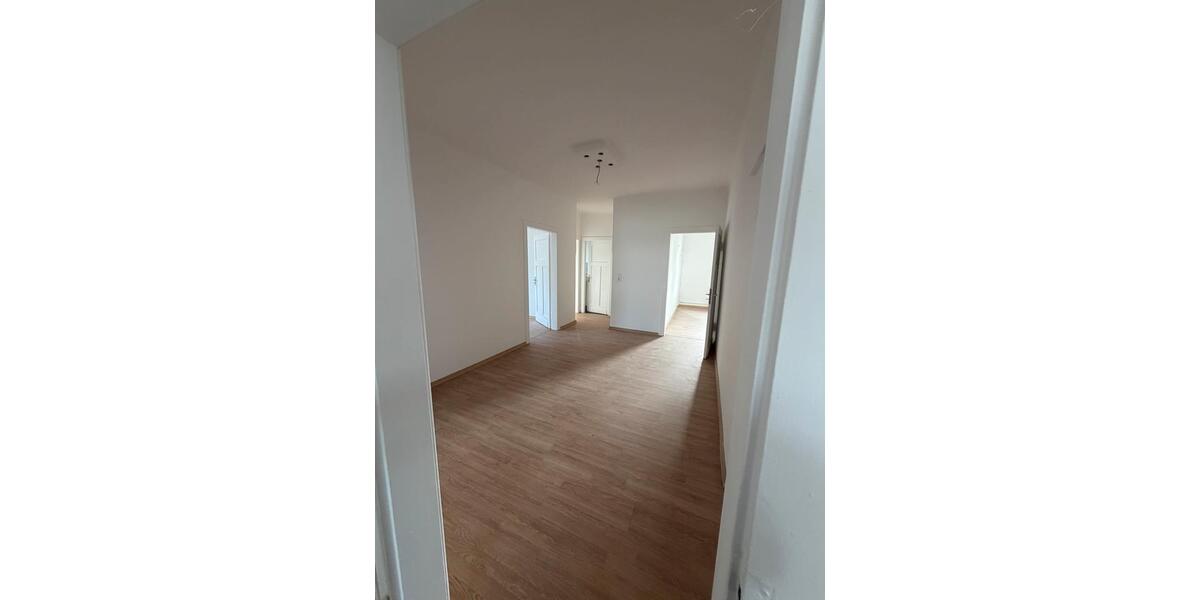 Etagenwohnung Herford Falkendiek - 4 Zimmer, 105 m&sup2;, 980&euro; | Angebot:26615562