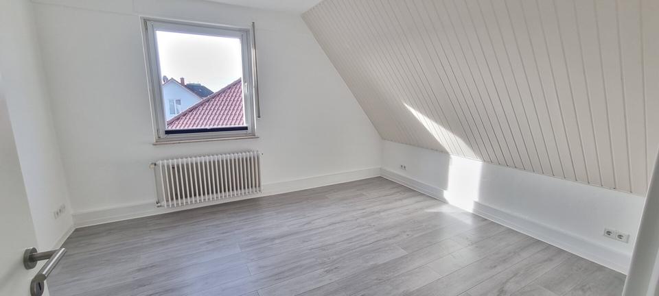 Dachgeschoßwohnung Bielefeld Brackwede - 3 Zimmer, 75 m&sup2;, 600&euro; | Angebot:26337245