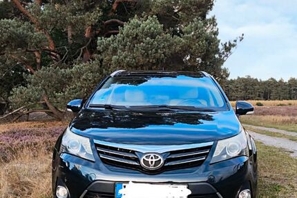 Toyota Avensis 199.600 km 8.999 &euro; Hövelhof 33161