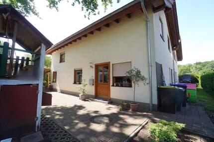 Charmante Doppelhaushälfte mit schönem Garten und Carport in Delbrück-Anreppen 5 zimmer