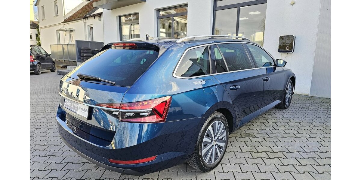 Skoda Superb 2.0 TSI DSG AHK LED NAVI ACC VIRT Cockpit 92.480 km 25.490 &euro; Löhne 32584