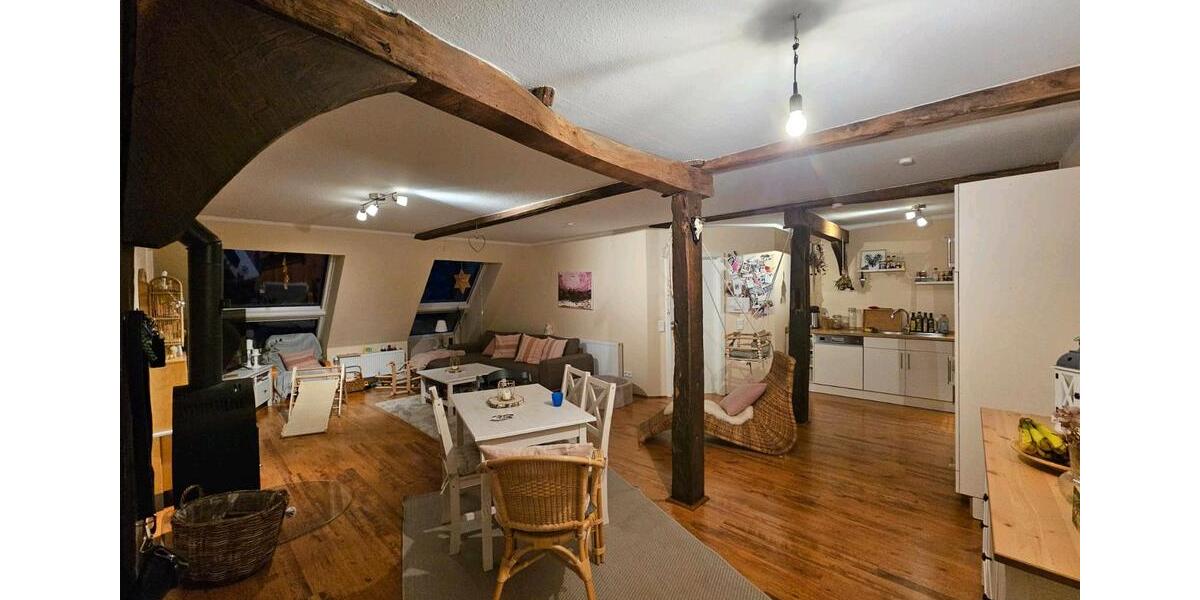 Dachgeschoßwohnung Detmold Hakedahl - 3 Zimmer, 100 m&sup2;, 1.100&euro; | Angebot:25660318